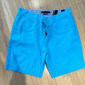 Men’s Tommy Hilfiger custom fit shorts size 36